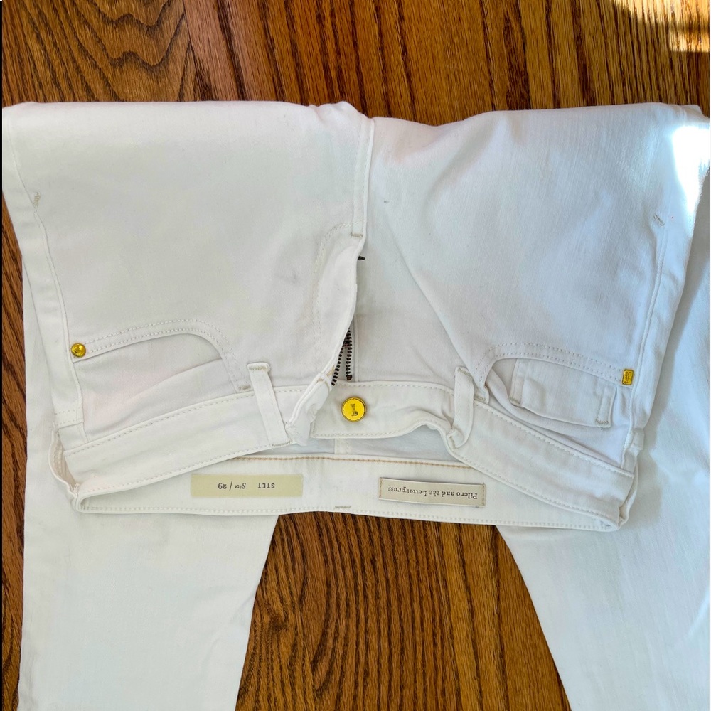 White Jeans Size 29 In GREAT condition